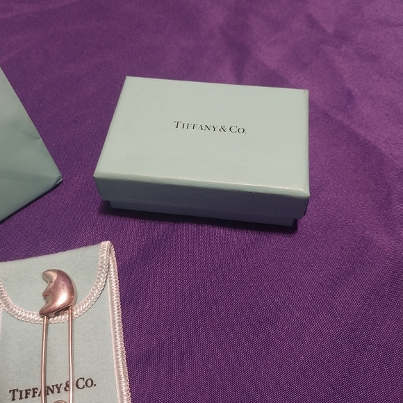 Tiffany & Co. Sterling 925 man in the moon diaper lapel pin - Picture 2 of 6